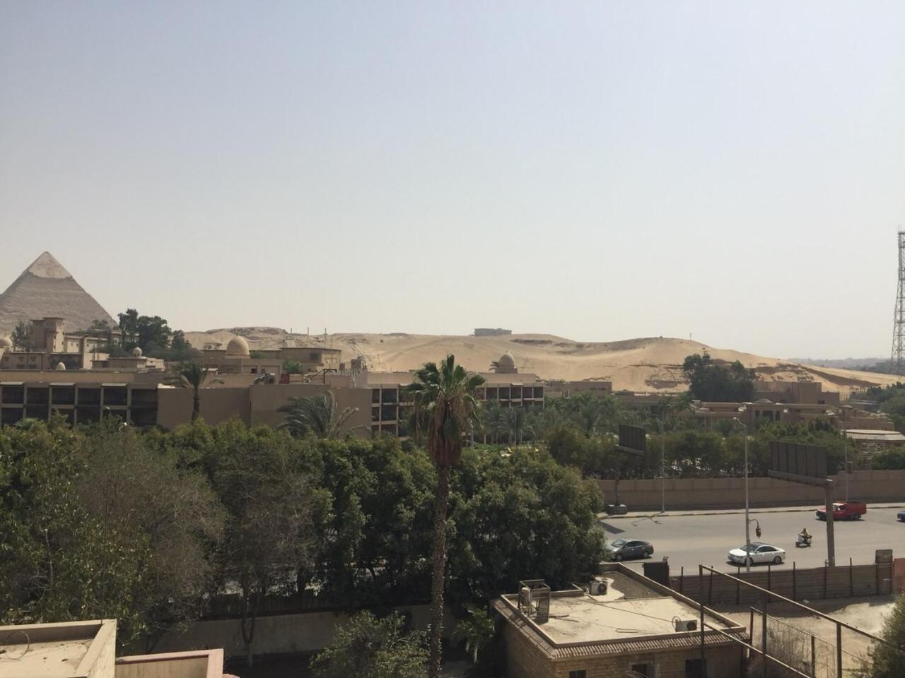 H100 Pyramids View Hostel Gíza Kültér fotó